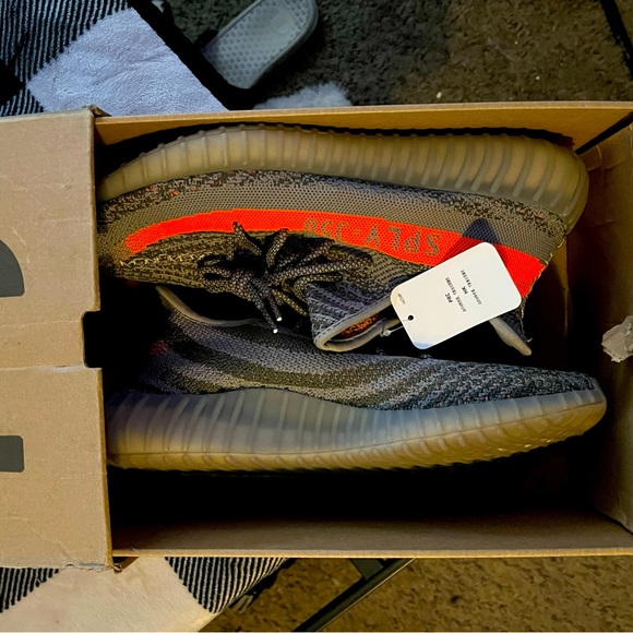 Yeezy beluga main image 5